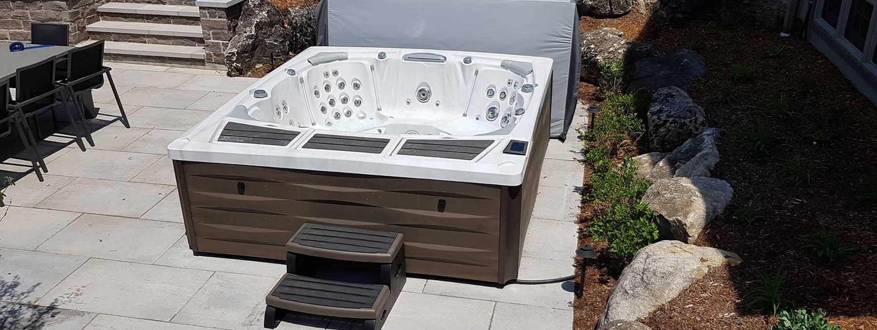 Explore Jacuzzi® Hot Tubs Features