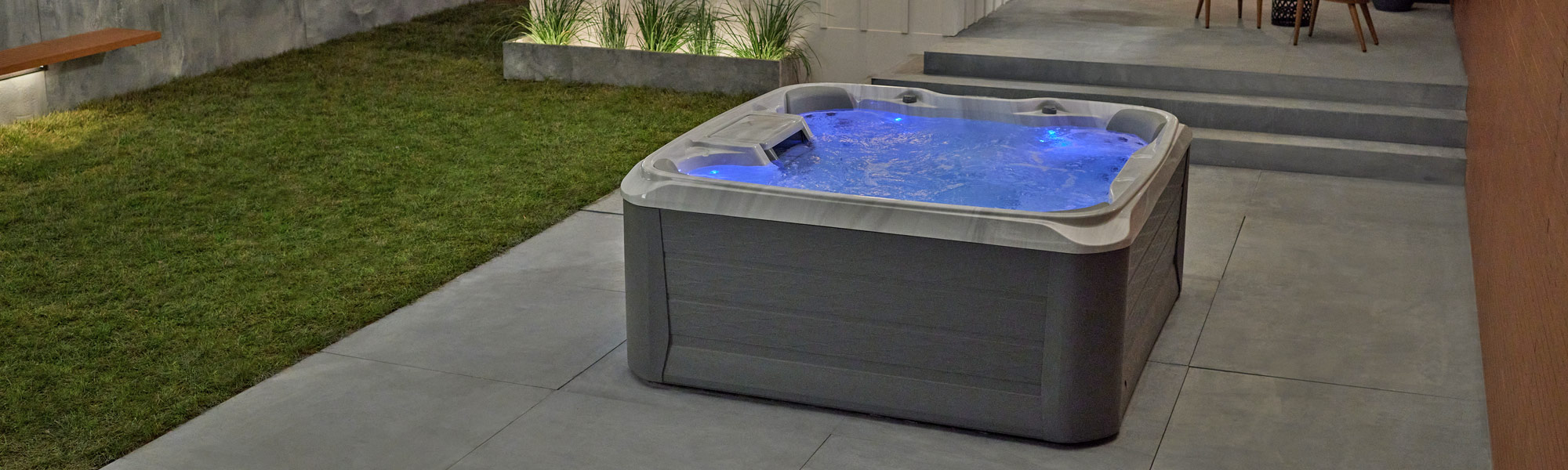 Explore Jacuzzi® Hot Tubs Features